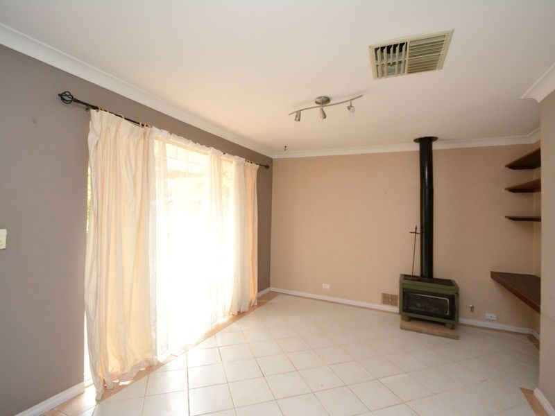 44 Saunders Way, Karragullen WA 6111