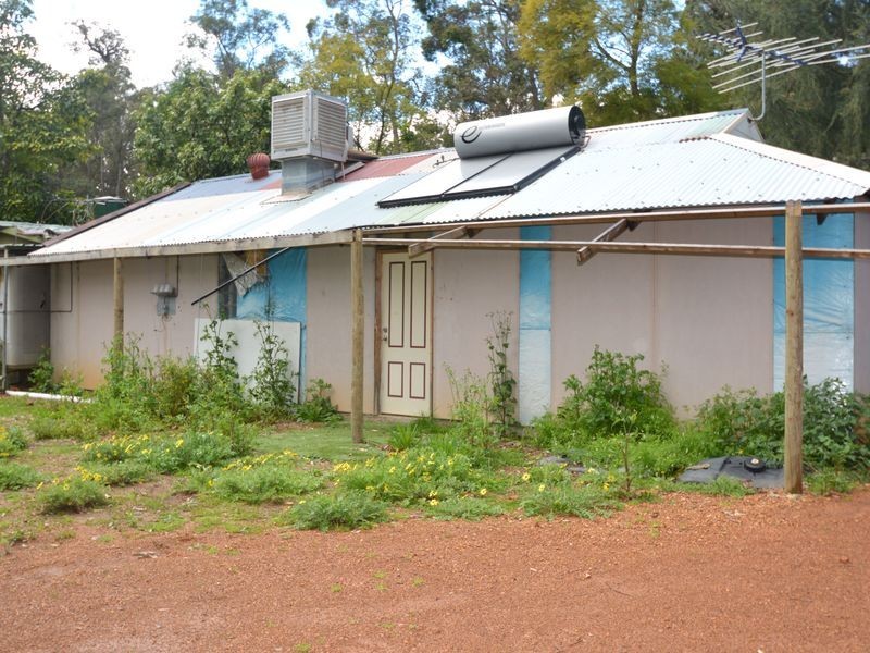 46 Saunders Way, Karragullen WA 6111