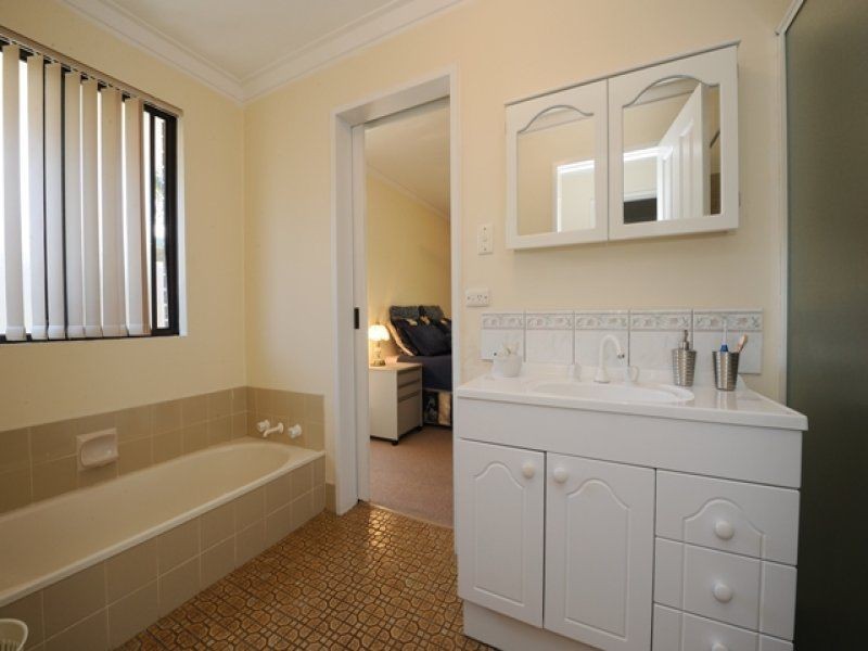 23 Tamarind Crescent, Kelmscott WA 6111