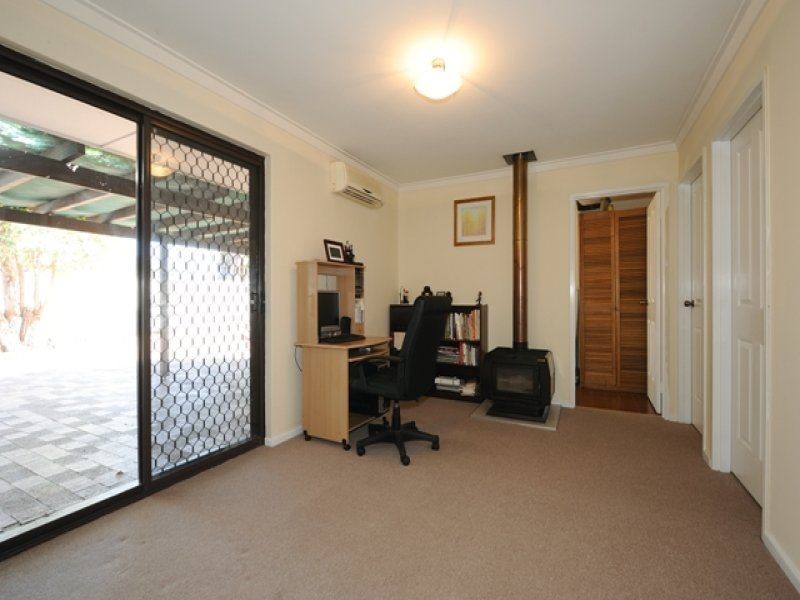 23 Tamarind Crescent, Kelmscott WA 6111