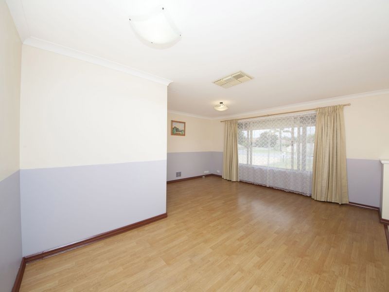 2 Brown Crescent, Seville Grove WA 6112
