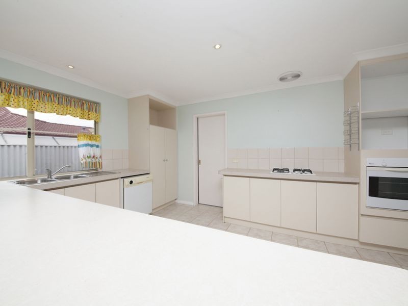 2 Brown Crescent, Seville Grove WA 6112