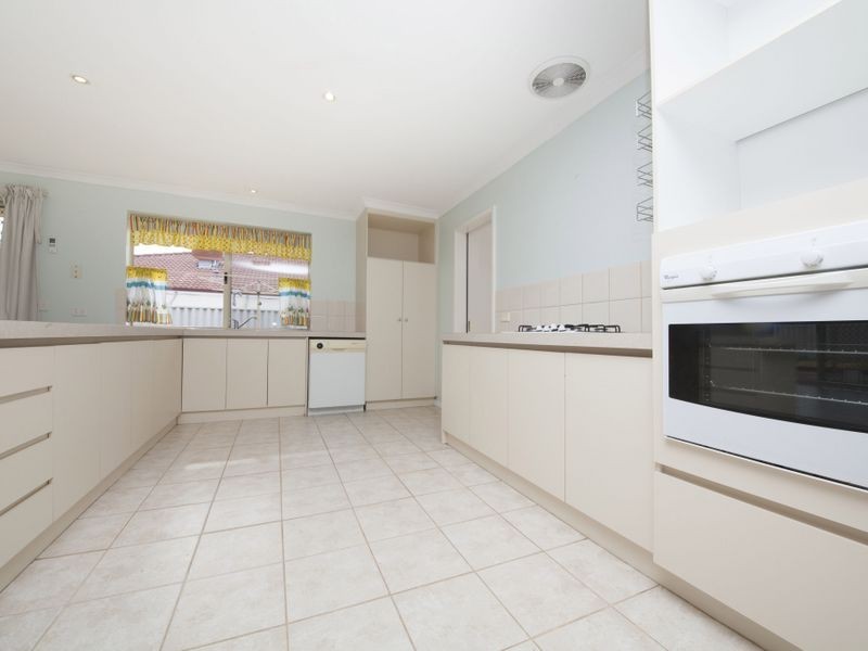 2 Brown Crescent, Seville Grove WA 6112