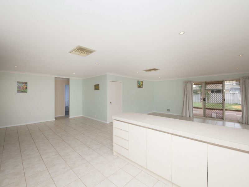 2 Brown Crescent, Seville Grove WA 6112