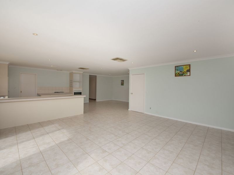 2 Brown Crescent, Seville Grove WA 6112