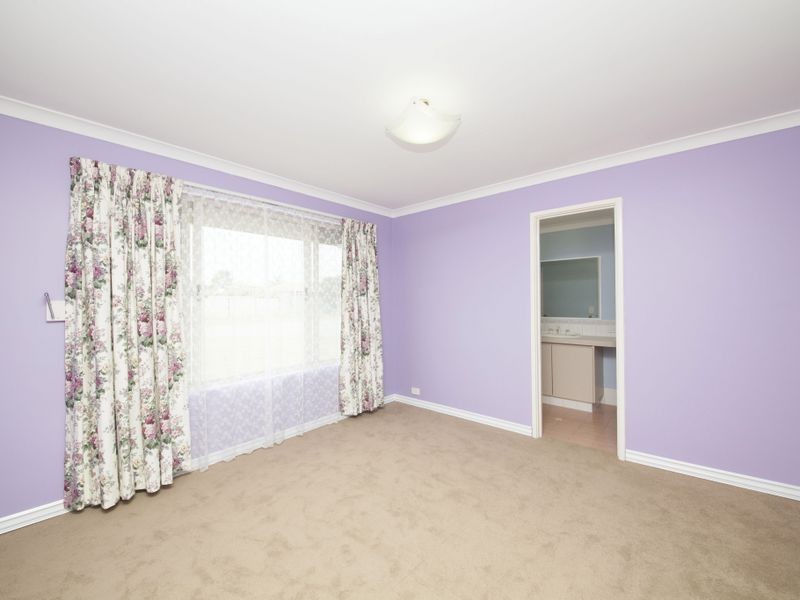 2 Brown Crescent, Seville Grove WA 6112