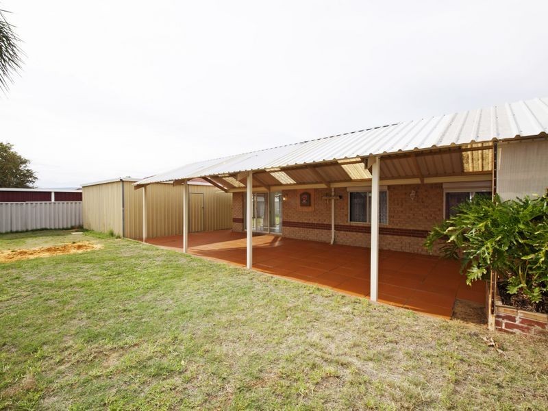 2 Brown Crescent, Seville Grove WA 6112