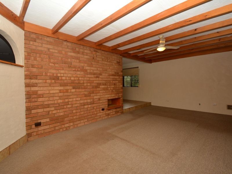 35 Gilwell Ave, Kelmscott WA 6111