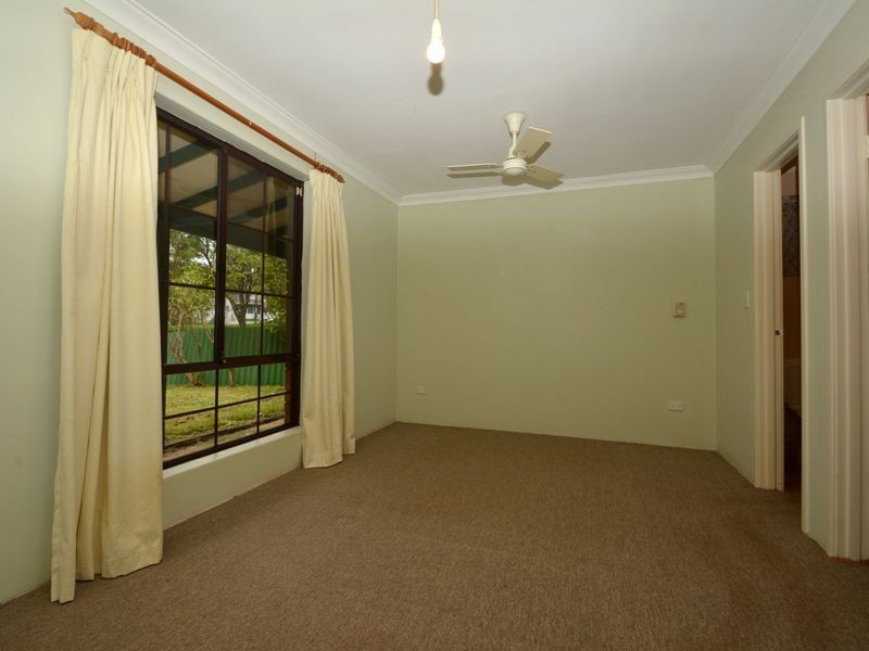 35 Gilwell Ave, Kelmscott WA 6111