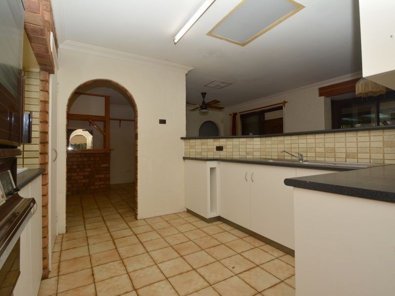 35 Gilwell Ave, Kelmscott WA 6111