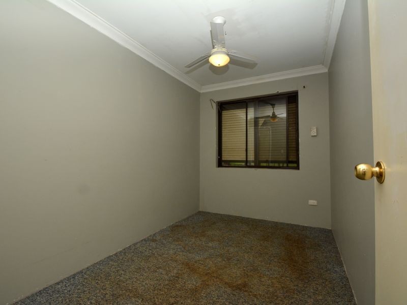 35 Gilwell Ave, Kelmscott WA 6111