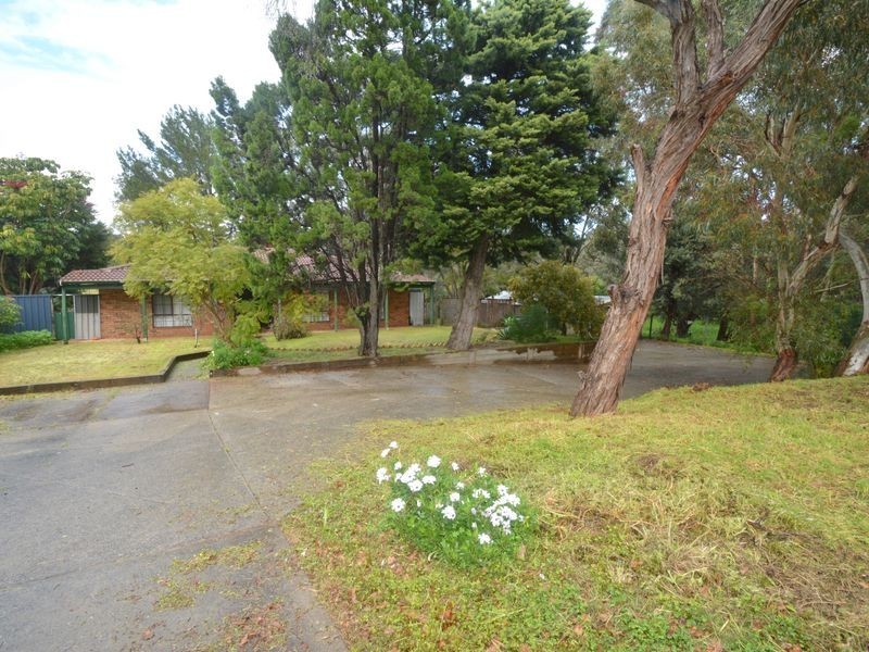 35 Gilwell Ave, Kelmscott WA 6111
