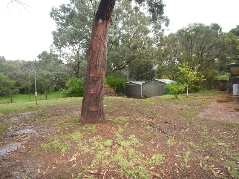35 Gilwell Ave, Kelmscott WA 6111