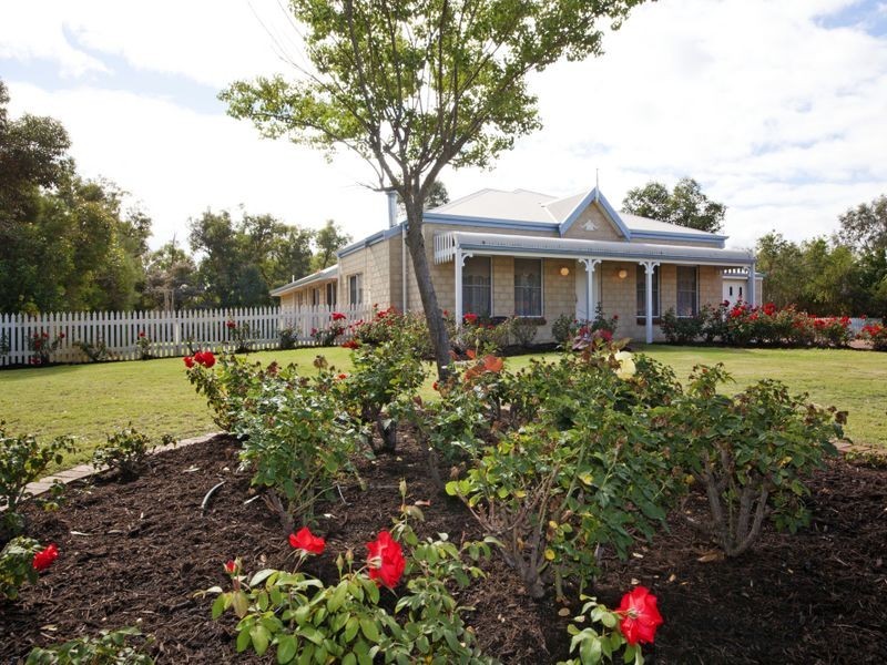 12 Hilarion Elbow, Hilbert WA 6112