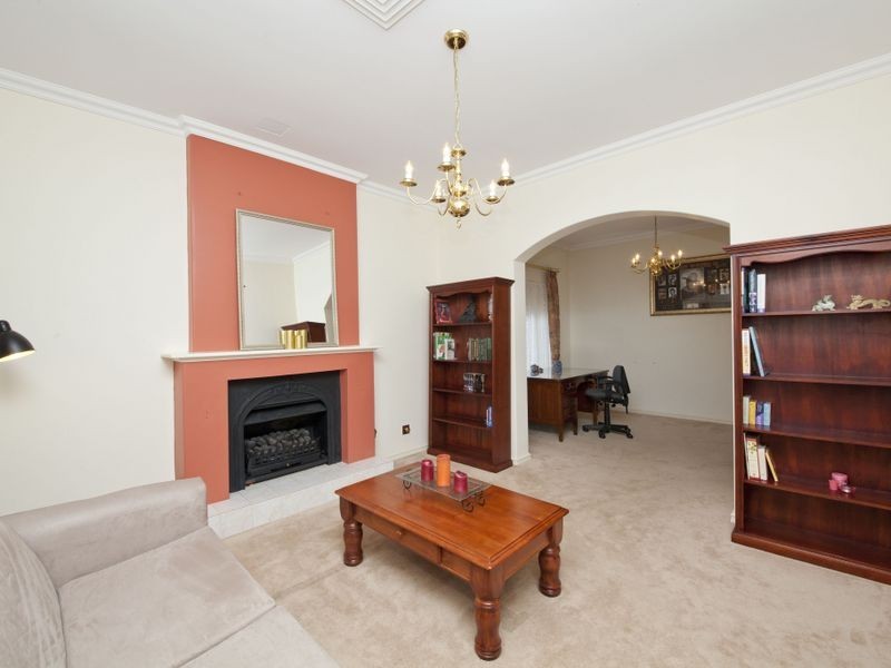 12 Hilarion Elbow, Hilbert WA 6112