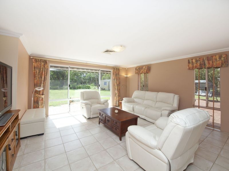 12 Hilarion Elbow, Hilbert WA 6112