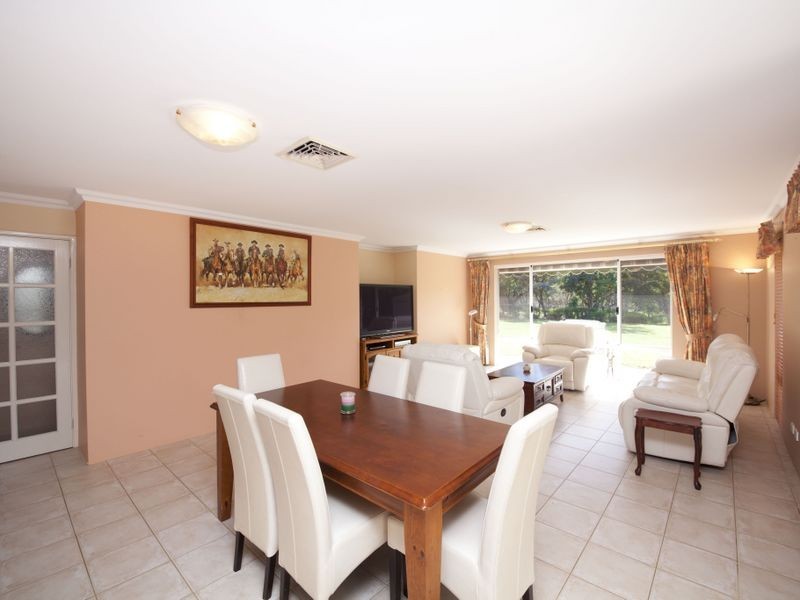 12 Hilarion Elbow, Hilbert WA 6112