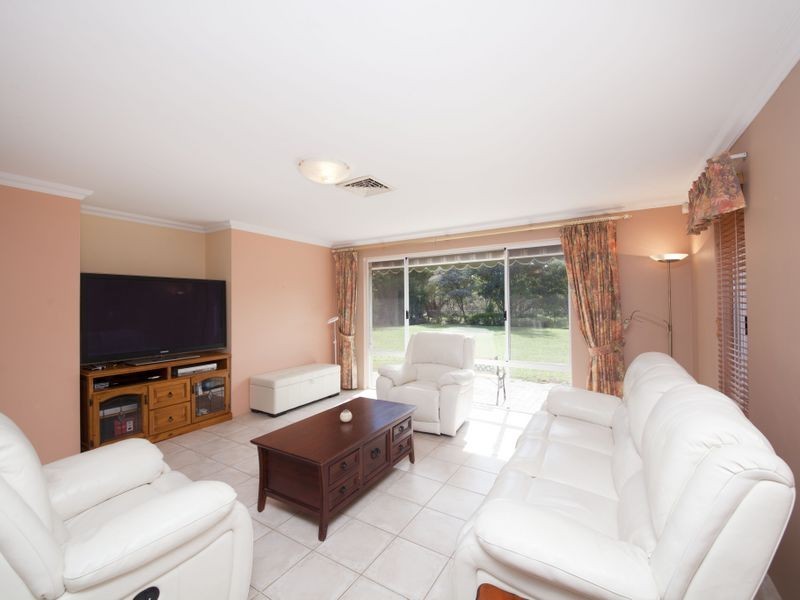 12 Hilarion Elbow, Hilbert WA 6112