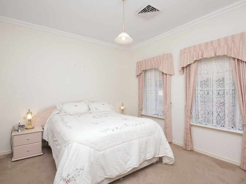 12 Hilarion Elbow, Hilbert WA 6112