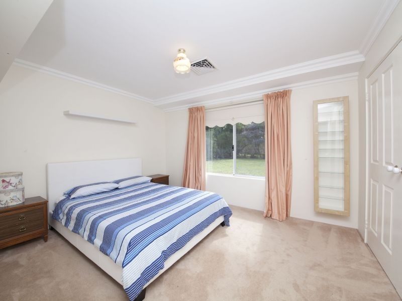 12 Hilarion Elbow, Hilbert WA 6112