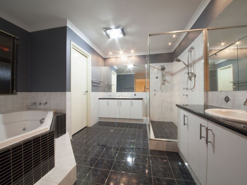 32 Honeydew Bend, Darling Downs WA 6122