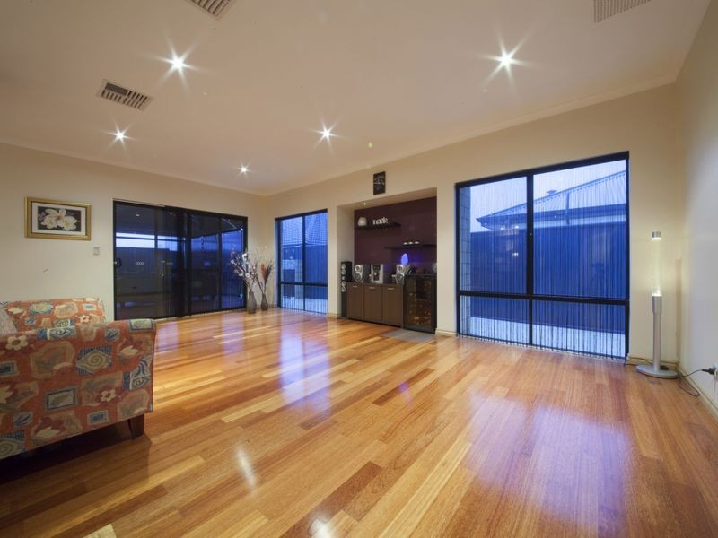 32 Honeydew Bend, Darling Downs WA 6122