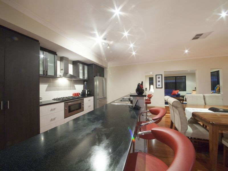 32 Honeydew Bend, Darling Downs WA 6122