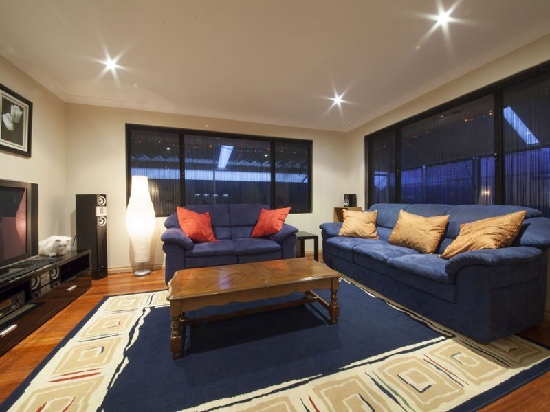 32 Honeydew Bend, Darling Downs WA 6122