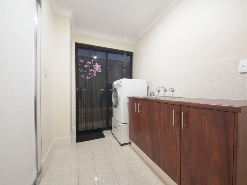 32 Honeydew Bend, Darling Downs WA 6122