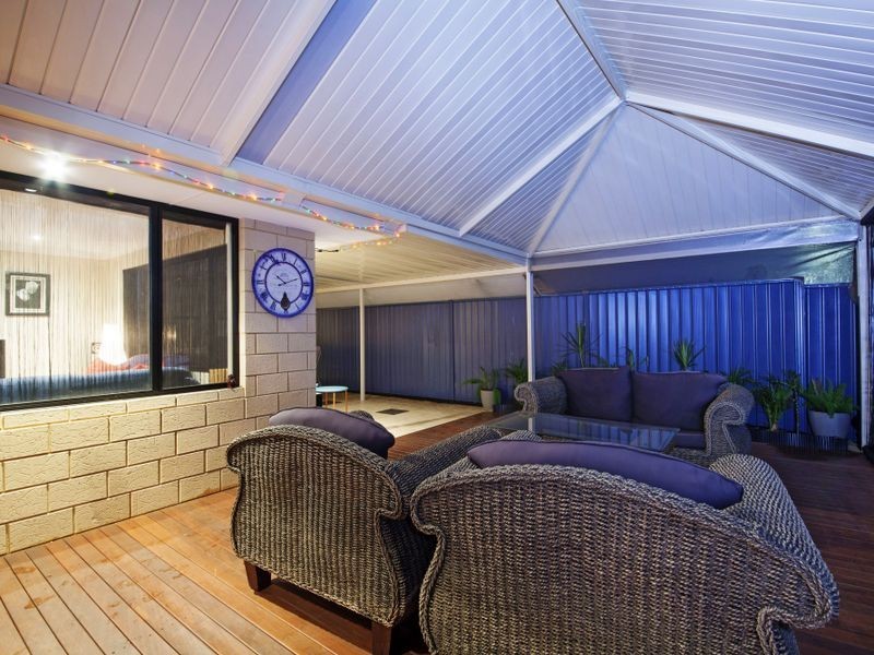 32 Honeydew Bend, Darling Downs WA 6122