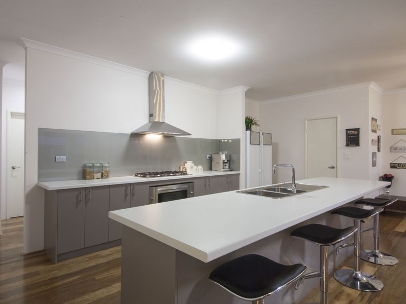 77 Learmouth Turn, Darling Downs WA 6122