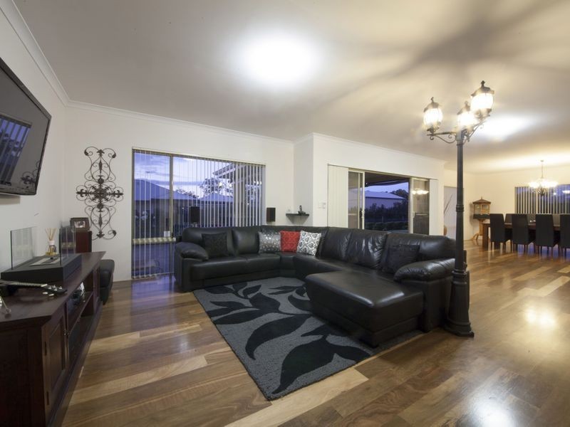 77 Learmouth Turn, Darling Downs WA 6122