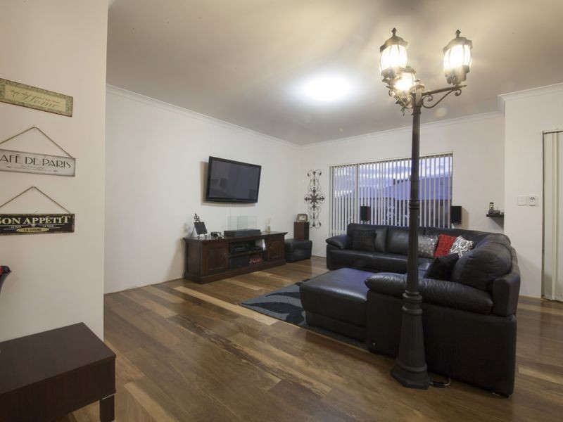 77 Learmouth Turn, Darling Downs WA 6122