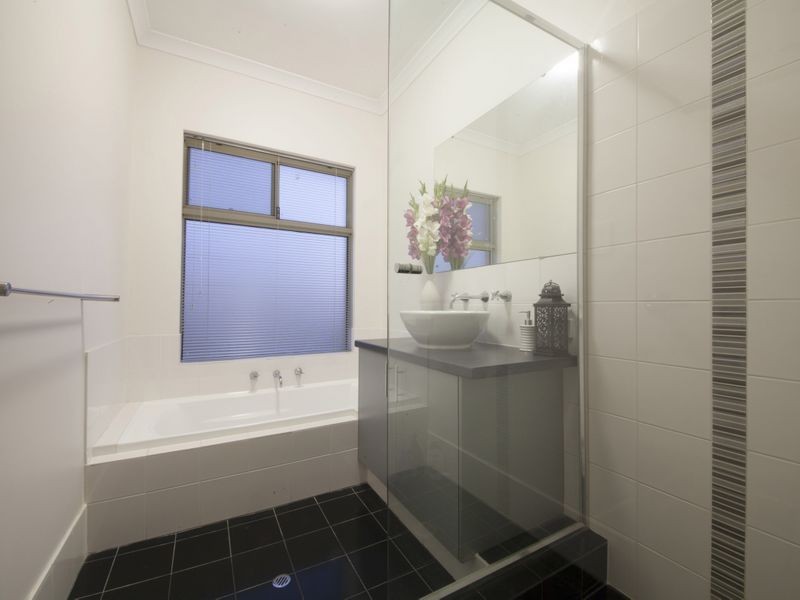 77 Learmouth Turn, Darling Downs WA 6122