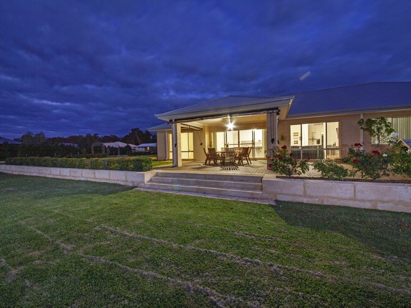77 Learmouth Turn, Darling Downs WA 6122