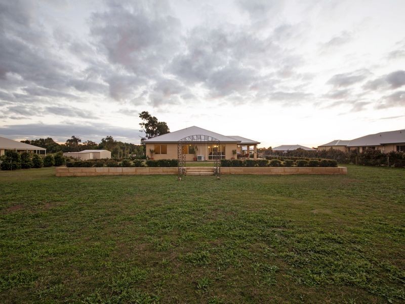 77 Learmouth Turn, Darling Downs WA 6122