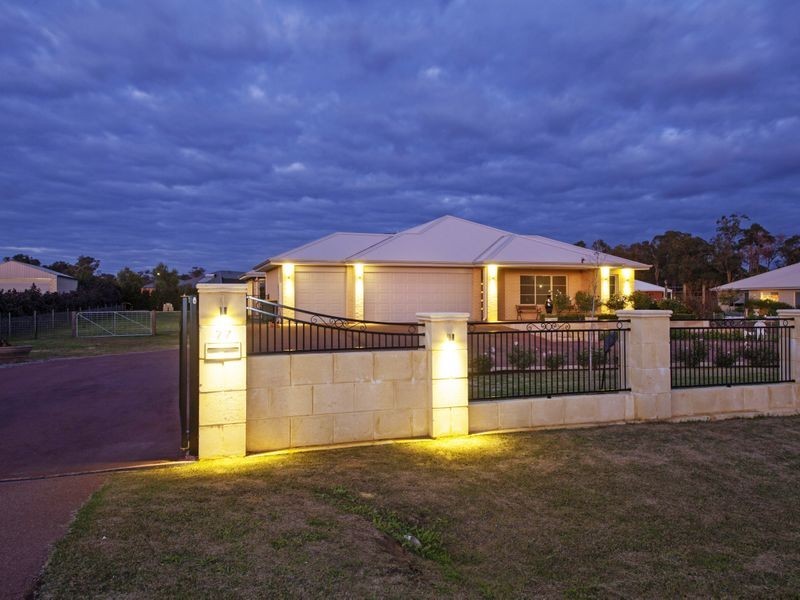 77 Learmouth Turn, Darling Downs WA 6122