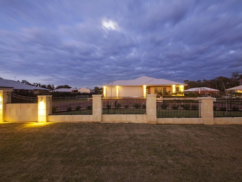 77 Learmouth Turn, Darling Downs WA 6122