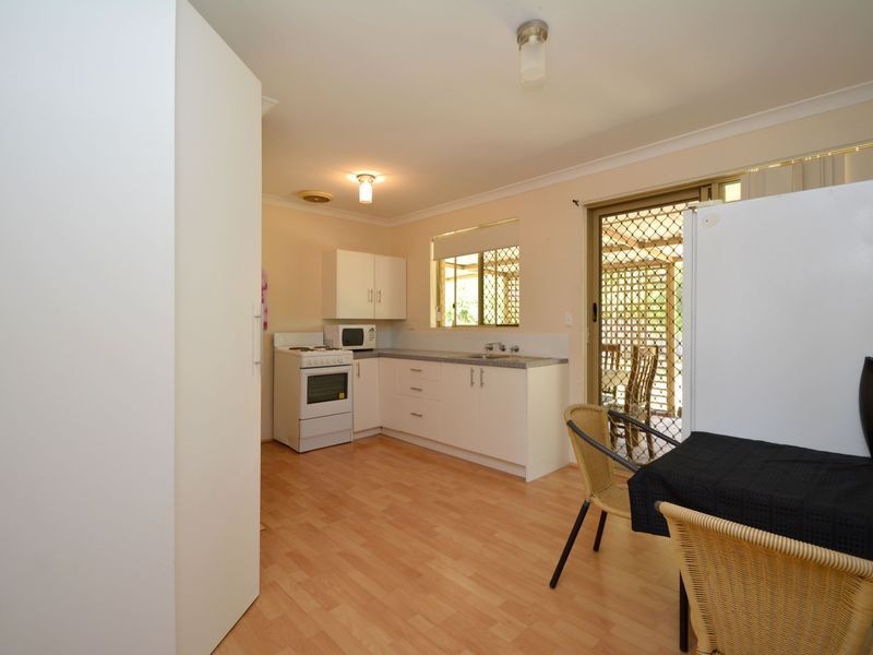 25 Lemon Grove, Seville Grove WA 6112
