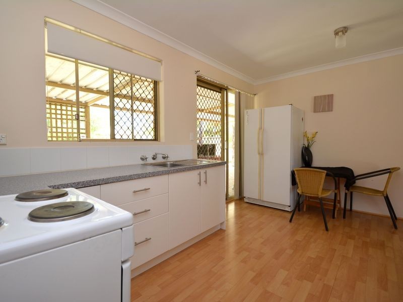 25 Lemon Grove, Seville Grove WA 6112