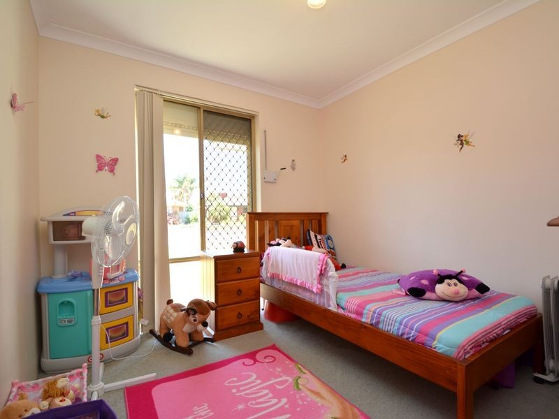 25 Lemon Grove, Seville Grove WA 6112