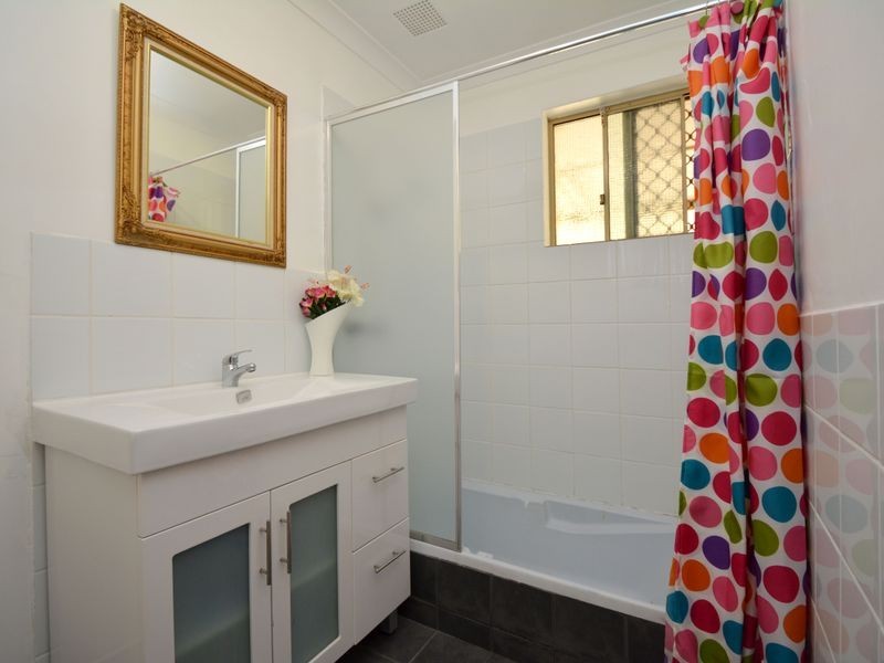25 Lemon Grove, Seville Grove WA 6112