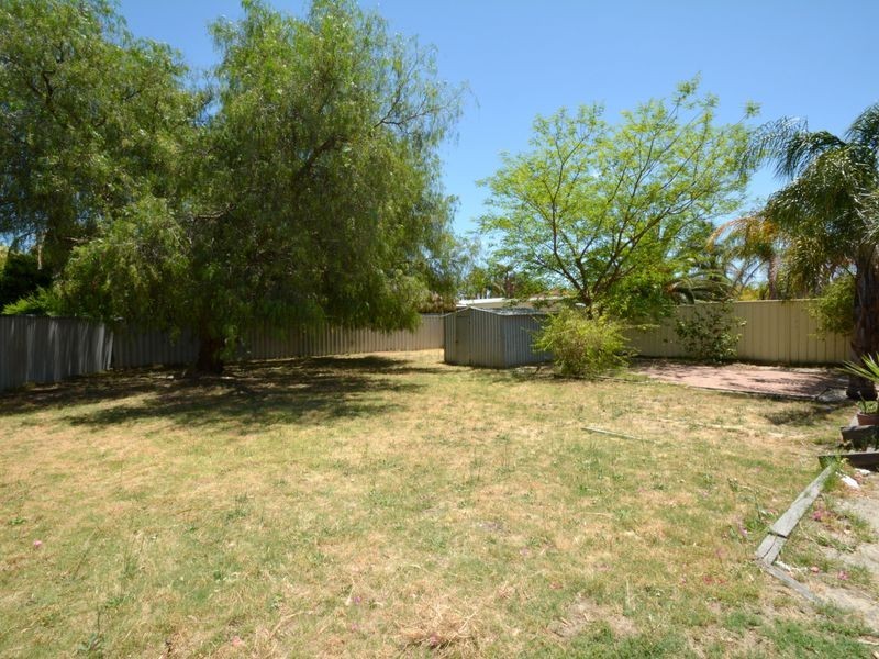 25 Lemon Grove, Seville Grove WA 6112