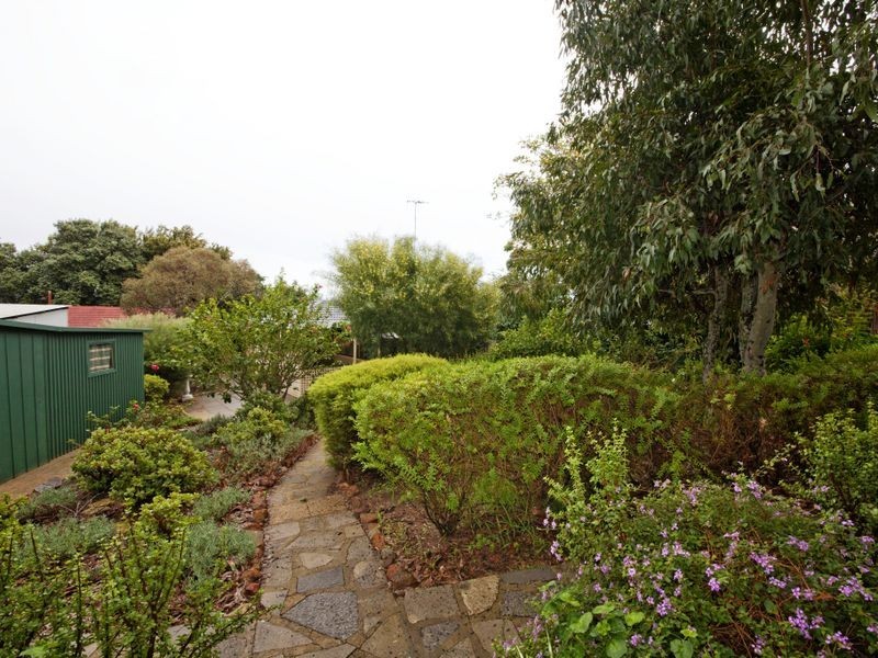 20 Tredale Ave, Mount Richon WA 6112