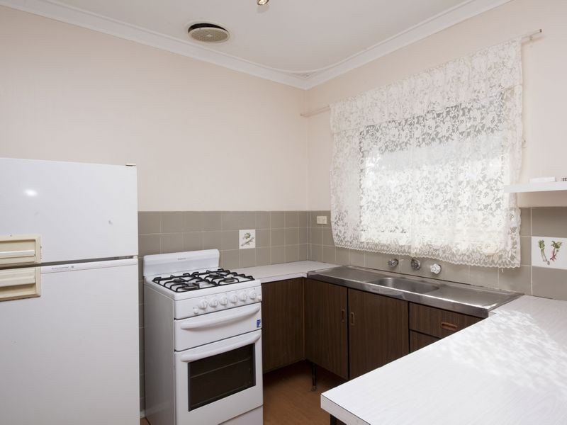 2 Cherry Way, Camillo WA 6111