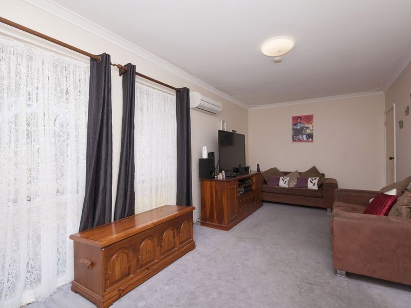 2 Cherry Way, Camillo WA 6111