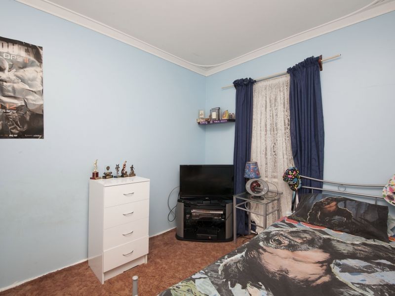 2 Cherry Way, Camillo WA 6111