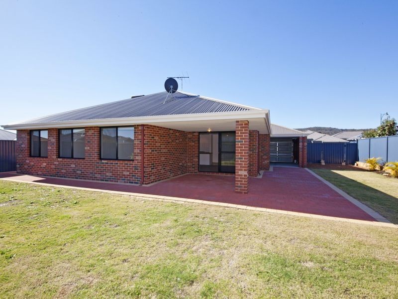 5 Mintberry Gardens, Darling Downs WA 6122