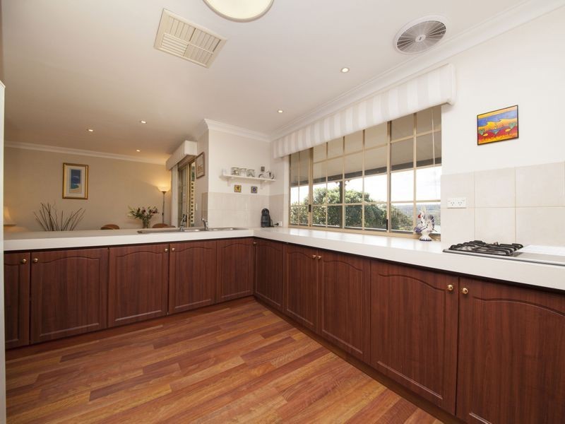 17 Jade Street, Mount Richon WA 6112