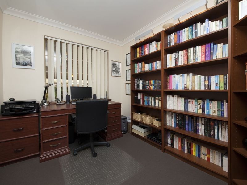 17 Jade Street, Mount Richon WA 6112